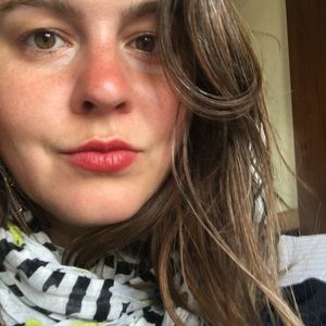 Meet your Posher, Cassandra